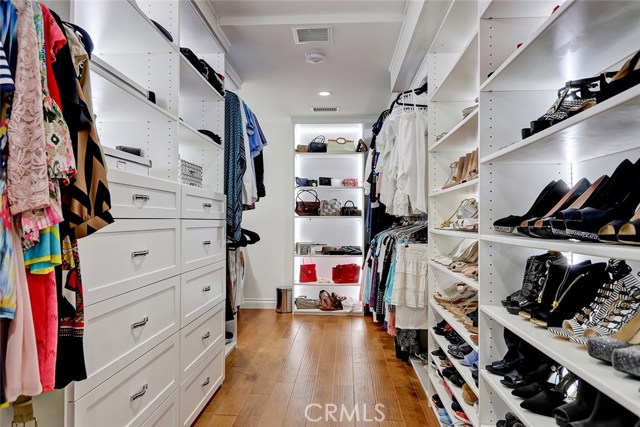 Walk in custom closet