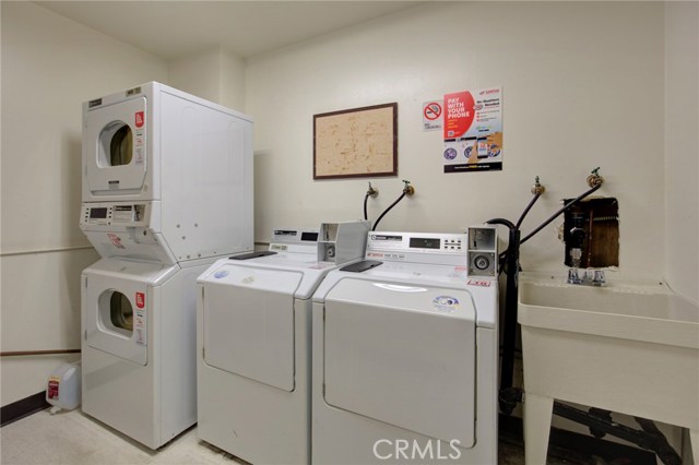 601 Prospect Avenue, Redondo Beach, California 90277, 2 Bedrooms Bedrooms, ,1 BathroomBathrooms,Residential,Sold,Prospect,SB18289971