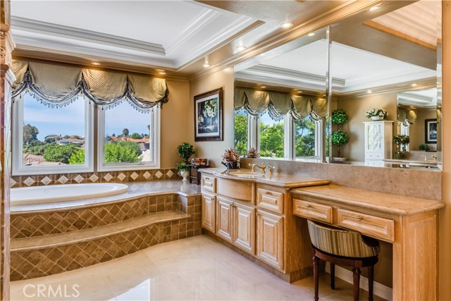 1 San Miguel, Rolling Hills Estates, California 90274, 5 Bedrooms Bedrooms, ,5 BathroomsBathrooms,Residential,Sold,San Miguel,PV18195768