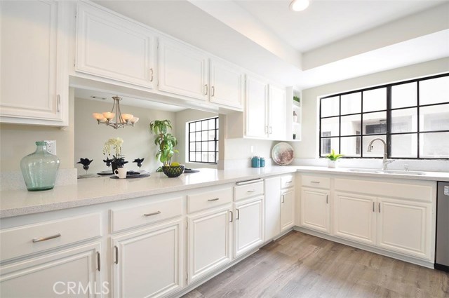2409 Vanderbilt Lane, Redondo Beach, California 90278, 3 Bedrooms Bedrooms, ,2 BathroomsBathrooms,Residential,Sold,Vanderbilt,SB18125768