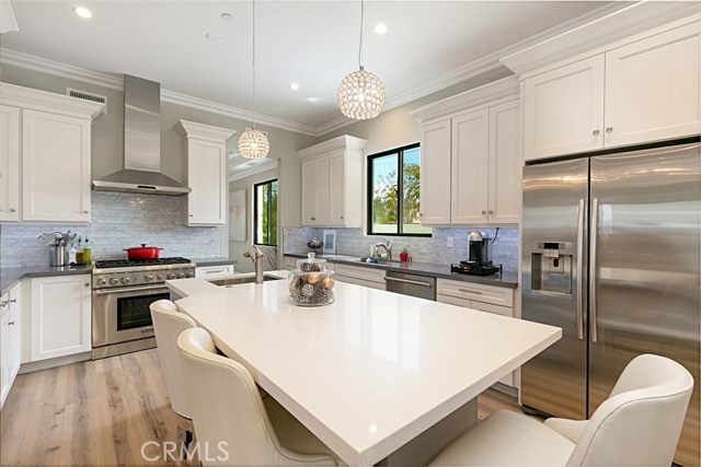 1934 Robinson Street, Redondo Beach, California 90278, 5 Bedrooms Bedrooms, ,4 BathroomsBathrooms,Residential,Sold,Robinson,OC19044344