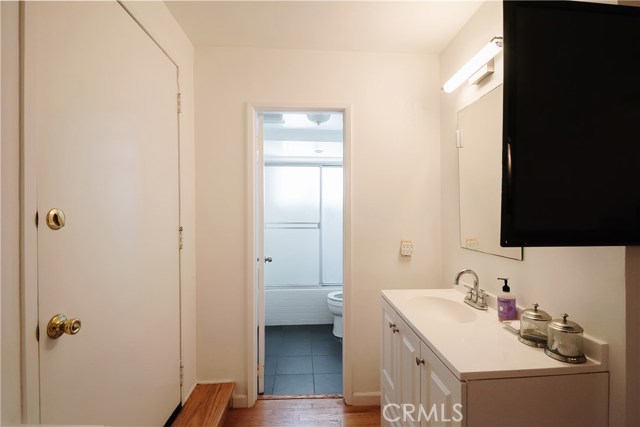 216 36th Street, Manhattan Beach, California 90266, 2 Bedrooms Bedrooms, ,2 BathroomsBathrooms,Residential,Sold,36th,SB20149445