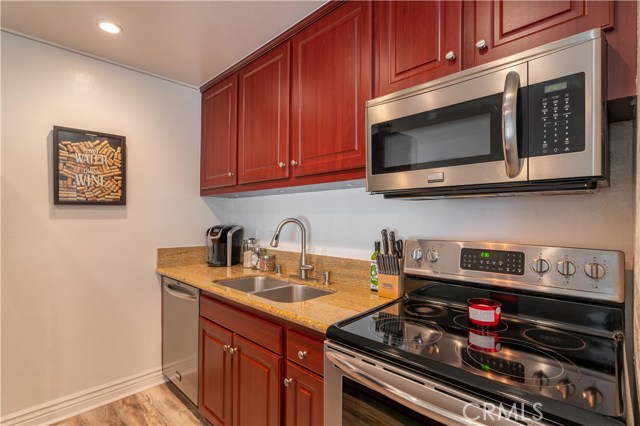 605 Prospect Avenue, Redondo Beach, California 90277, 2 Bedrooms Bedrooms, ,2 BathroomsBathrooms,Residential,Sold,Prospect,SB21011888