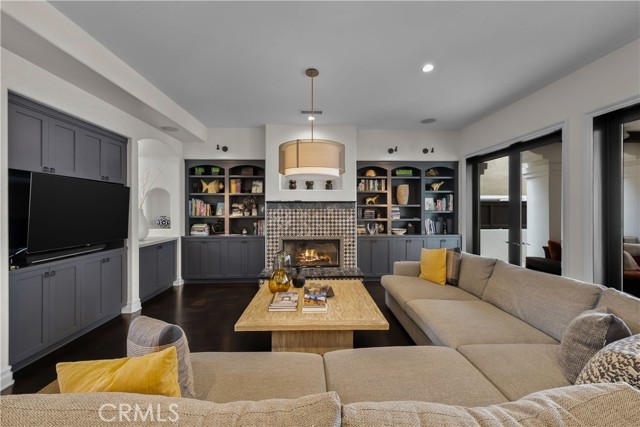 583 35th Street, Manhattan Beach, California 90266, 4 Bedrooms Bedrooms, ,1 BathroomBathrooms,Residential,Sold,35th,SB21141914