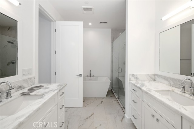 2112 Carnegie Lane, Redondo Beach, California 90278, 5 Bedrooms Bedrooms, ,5 BathroomsBathrooms,Residential,Sold,Carnegie,SB21029715