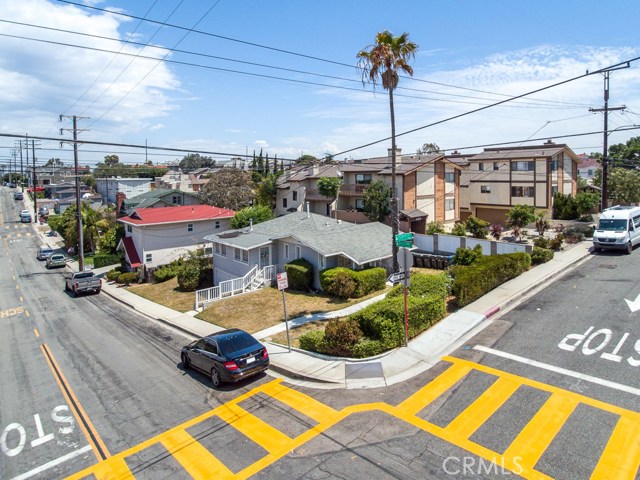 2101 Rockefeller Lane, Redondo Beach, California 90278, 2 Bedrooms Bedrooms, ,1 BathroomBathrooms,Residential,Sold,Rockefeller,SB19174317