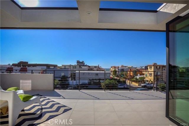 438 Hermosa Avenue, Hermosa Beach, California 90254, 4 Bedrooms Bedrooms, ,3 BathroomsBathrooms,Residential,Sold,Hermosa,PV18010706