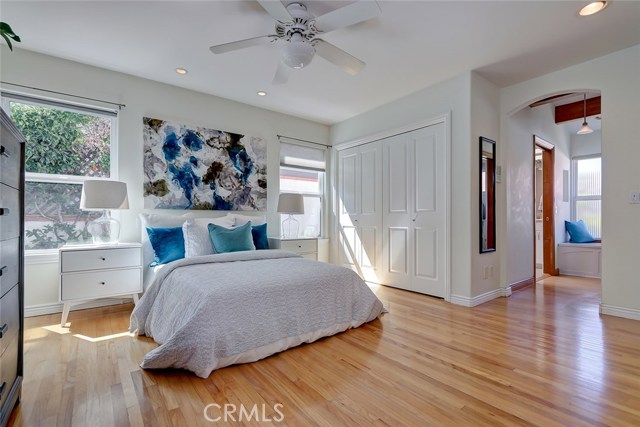 1057 8th Place, Hermosa Beach, California 90254, 5 Bedrooms Bedrooms, ,3 BathroomsBathrooms,Residential,Sold,8th,SB19212583