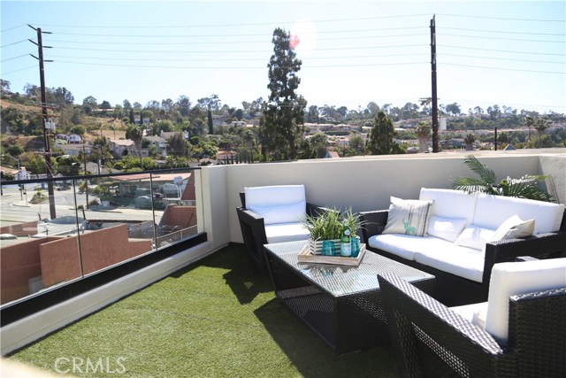 24444 Hawthorne Boulevard, Torrance, California 90505, 2 Bedrooms Bedrooms, ,2 BathroomsBathrooms,Residential,Sold,Hawthorne,SB17142594