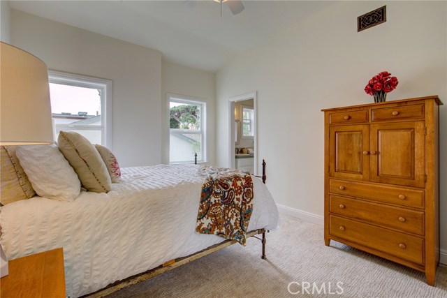 1144 9th Street, Hermosa Beach, California 90254, 5 Bedrooms Bedrooms, ,4 BathroomsBathrooms,Residential,Sold,9th,SB19216948