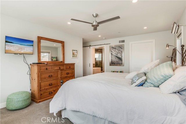 1074 7th Street, Hermosa Beach, California 90254, 4 Bedrooms Bedrooms, ,3 BathroomsBathrooms,Residential,Sold,7th,SB19068500