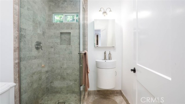 2204 Robinson Street, Redondo Beach, California 90278, 2 Bedrooms Bedrooms, ,2 BathroomsBathrooms,Residential,Sold,Robinson,PV20074273