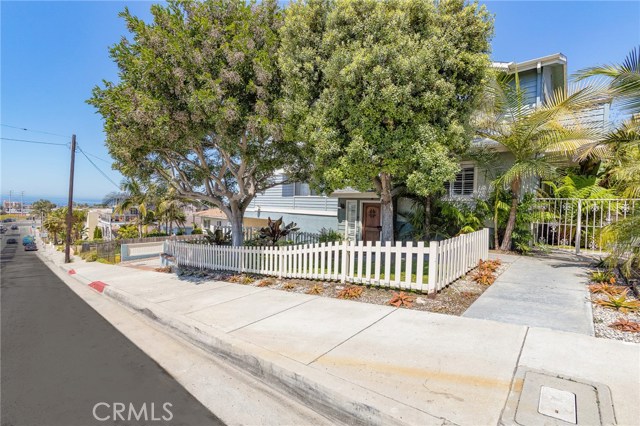 407 Anita Street, Redondo Beach, California 90278, 3 Bedrooms Bedrooms, ,2 BathroomsBathrooms,Residential,Sold,Anita,SB20078170