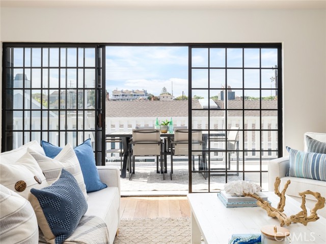 2019 Carnegie Lane, Redondo Beach, California 90278, 3 Bedrooms Bedrooms, ,2 BathroomsBathrooms,Residential,Sold,Carnegie,SB21055220