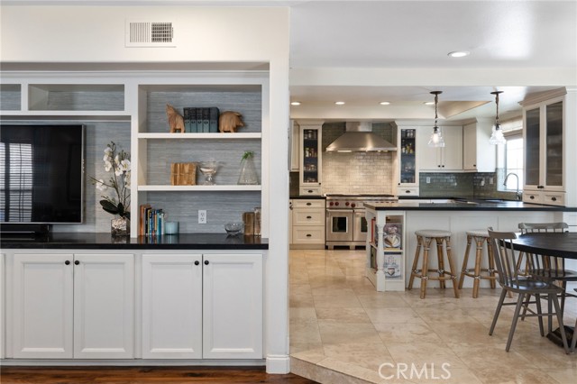 2200 Elm Avenue, Manhattan Beach, California 90266, 4 Bedrooms Bedrooms, ,3 BathroomsBathrooms,Residential,Sold,Elm,SB21076957