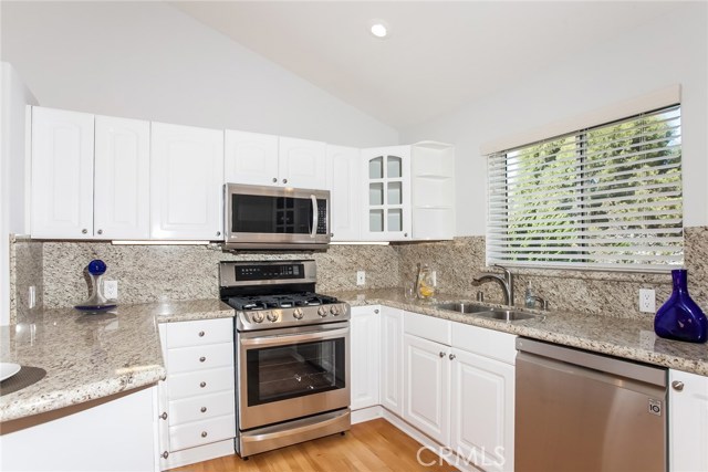 109 Irena Avenue, Redondo Beach, California 90277, 3 Bedrooms Bedrooms, ,4 BathroomsBathrooms,Residential,Sold,Irena,SB19151397