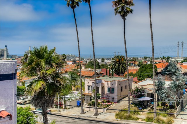 712 Beryl Street, Redondo Beach, California 90277, 4 Bedrooms Bedrooms, ,2 BathroomsBathrooms,Residential,Sold,Beryl,SB18099904