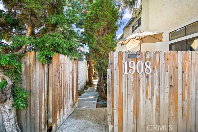 1908 Grant Avenue, Redondo Beach, California 90278, 2 Bedrooms Bedrooms, ,2 BathroomsBathrooms,Residential,Sold,Grant,SB21016851