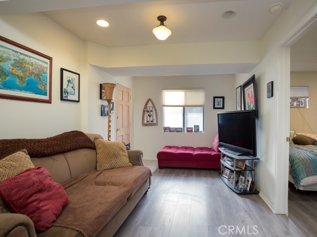 224 Bayview, Hermosa Beach, California 90254, 3 Bedrooms Bedrooms, ,1 BathroomBathrooms,Residential,Sold,Bayview,SB17267078