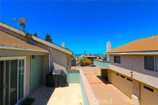 211 Helberta Avenue, Redondo Beach, California 90277, 2 Bedrooms Bedrooms, ,2 BathroomsBathrooms,Residential,Sold,Helberta,RS19118190