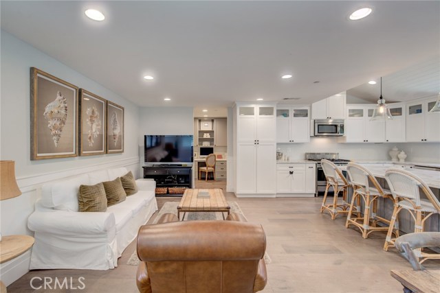 1135 21st Street, Manhattan Beach, California 90266, 3 Bedrooms Bedrooms, ,2 BathroomsBathrooms,Residential,Sold,21st,PV20109589