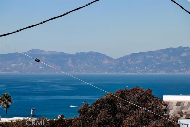 Enjoy spectacular ocean views overlooking Malibu!