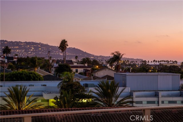 233 Helberta Avenue, Redondo Beach, California 90277, 4 Bedrooms Bedrooms, ,2 BathroomsBathrooms,Residential,Sold,Helberta,SB19225770