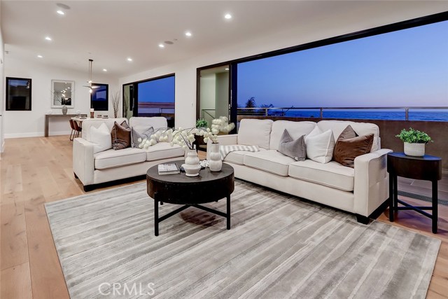 1705 Bayview Drive, Hermosa Beach, California 90254, 4 Bedrooms Bedrooms, ,2 BathroomsBathrooms,Residential,Sold,Bayview,SB20095687