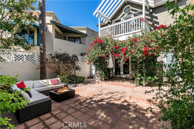 1310 Gates Avenue, Manhattan Beach, California 90266, 3 Bedrooms Bedrooms, ,3 BathroomsBathrooms,Residential,Sold,Gates,SB20100879