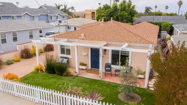 2621 Mathews Avenue, Redondo Beach, California 90278, 3 Bedrooms Bedrooms, ,2 BathroomsBathrooms,Residential,Sold,Mathews,SB20148757