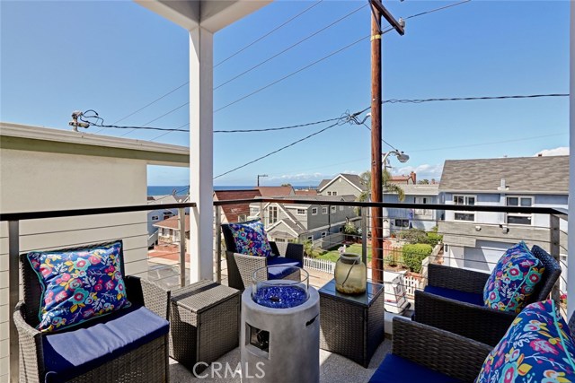 300 28th Street, Hermosa Beach, California 90254, 4 Bedrooms Bedrooms, ,4 BathroomsBathrooms,Residential,Sold,28th,SB18066666