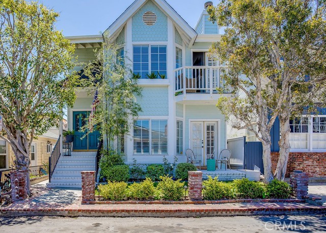 464 35th Street, Manhattan Beach, California 90266, 4 Bedrooms Bedrooms, ,3 BathroomsBathrooms,Residential,Sold,35th,SB21164733
