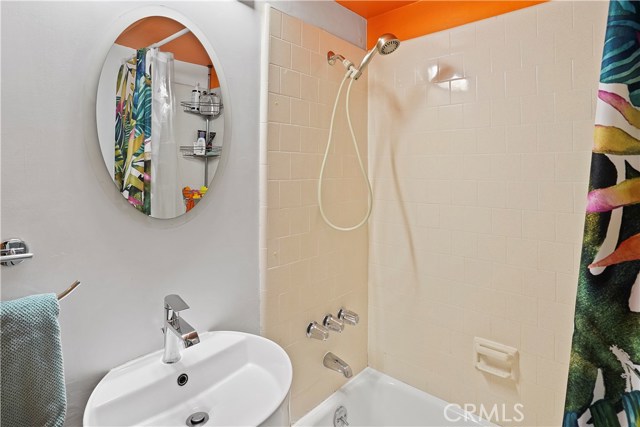 704 Blossom Lane, Redondo Beach, California 90278, 3 Bedrooms Bedrooms, ,2 BathroomsBathrooms,Residential,Sold,Blossom,SB20096376