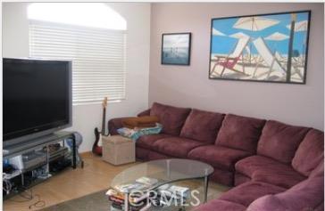 Large Living Room with room for Large Furniture