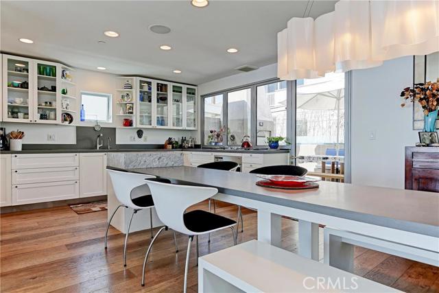 2417 Crest Drive, Manhattan Beach, California 90266, 3 Bedrooms Bedrooms, ,3 BathroomsBathrooms,Residential,Sold,Crest,SB17073042