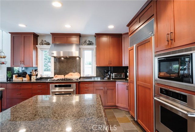 569 31st Street, Manhattan Beach, California 90266, 5 Bedrooms Bedrooms, ,3 BathroomsBathrooms,Residential,Sold,31st,SB20164744