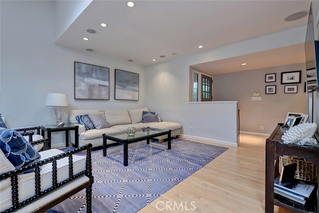 1212 Elm Avenue, Manhattan Beach, California 90266, 3 Bedrooms Bedrooms, ,2 BathroomsBathrooms,Residential,Sold,Elm,SB19051090