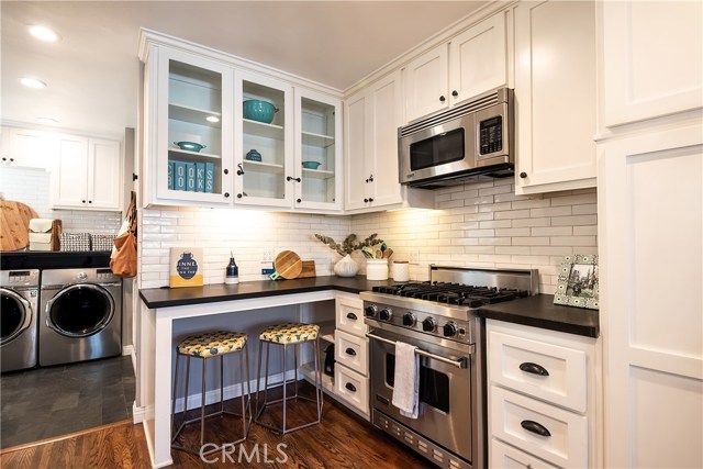 330 28th Street, Hermosa Beach, California 90254, 3 Bedrooms Bedrooms, ,2 BathroomsBathrooms,Residential,Sold,28th,SB19223758
