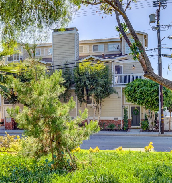 1109 Valley Drive, Hermosa Beach, California 90254, 2 Bedrooms Bedrooms, ,2 BathroomsBathrooms,Residential,Sold,Valley,SB19219365