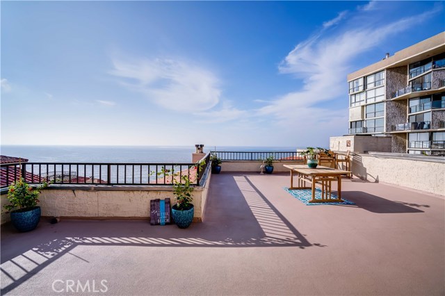 535 Esplanade, Redondo Beach, California 90277, 3 Bedrooms Bedrooms, ,Residential,Sold,Esplanade,SB20234312