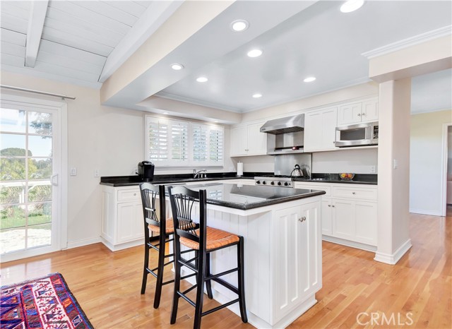 52 Strawberry Lane, Rolling Hills Estates, California 90274, 4 Bedrooms Bedrooms, ,2 BathroomsBathrooms,Residential,Sold,Strawberry,PV21045294