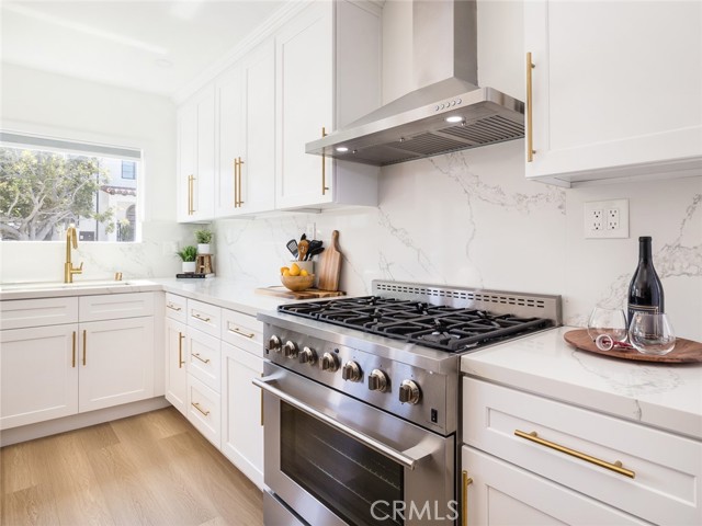 1015 2nd Street, Hermosa Beach, California 90254, 3 Bedrooms Bedrooms, ,2 BathroomsBathrooms,Residential,Sold,2nd,SB21062266