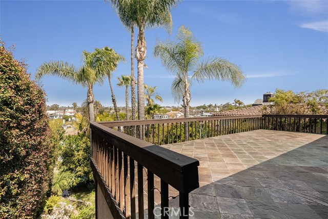 933 8th Street, Manhattan Beach, California 90266, 5 Bedrooms Bedrooms, ,2 BathroomsBathrooms,Residential,Sold,8th,SB19074971