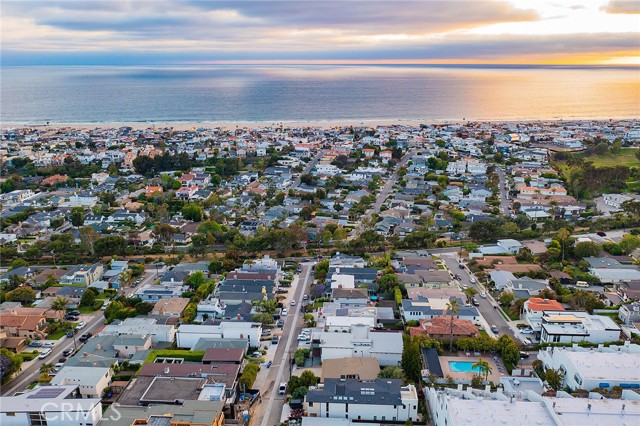 707 24th Place, Hermosa Beach, California 90254, 3 Bedrooms Bedrooms, ,2 BathroomsBathrooms,Residential,Sold,24th,SB21105604