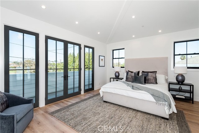 856 14th Street, Manhattan Beach, California 90266, 5 Bedrooms Bedrooms, ,5 BathroomsBathrooms,Residential,Sold,14th,SB18245508