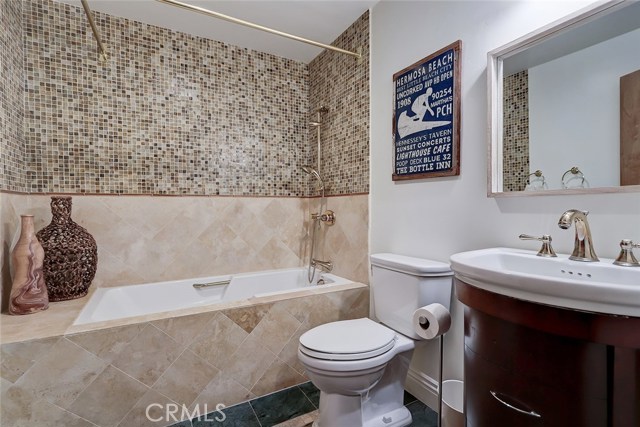 2615 Laurel Avenue, Manhattan Beach, California 90266, 5 Bedrooms Bedrooms, ,3 BathroomsBathrooms,Residential,Sold,Laurel,SB20122335