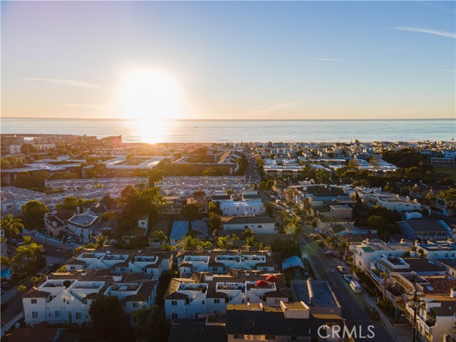 623 1st Place, Hermosa Beach, California 90254, 4 Bedrooms Bedrooms, ,2 BathroomsBathrooms,Residential,Sold,1st,SB21056223