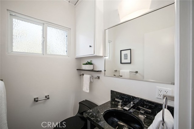 1421 17th Street, Manhattan Beach, California 90266, 3 Bedrooms Bedrooms, ,1 BathroomBathrooms,Residential,Sold,17th,SB20170029