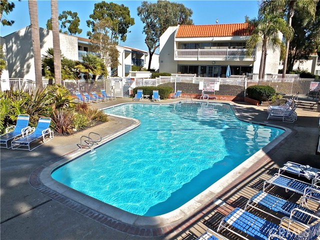 611 Prospect Avenue, Redondo Beach, California 90277, 2 Bedrooms Bedrooms, ,2 BathroomsBathrooms,Residential,Sold,Prospect,PW20028663