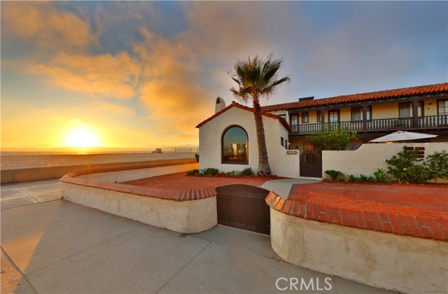 2302 The Strand, Hermosa Beach, California 90254, 5 Bedrooms Bedrooms, ,3 BathroomsBathrooms,Residential,Sold,The Strand,SB17229806